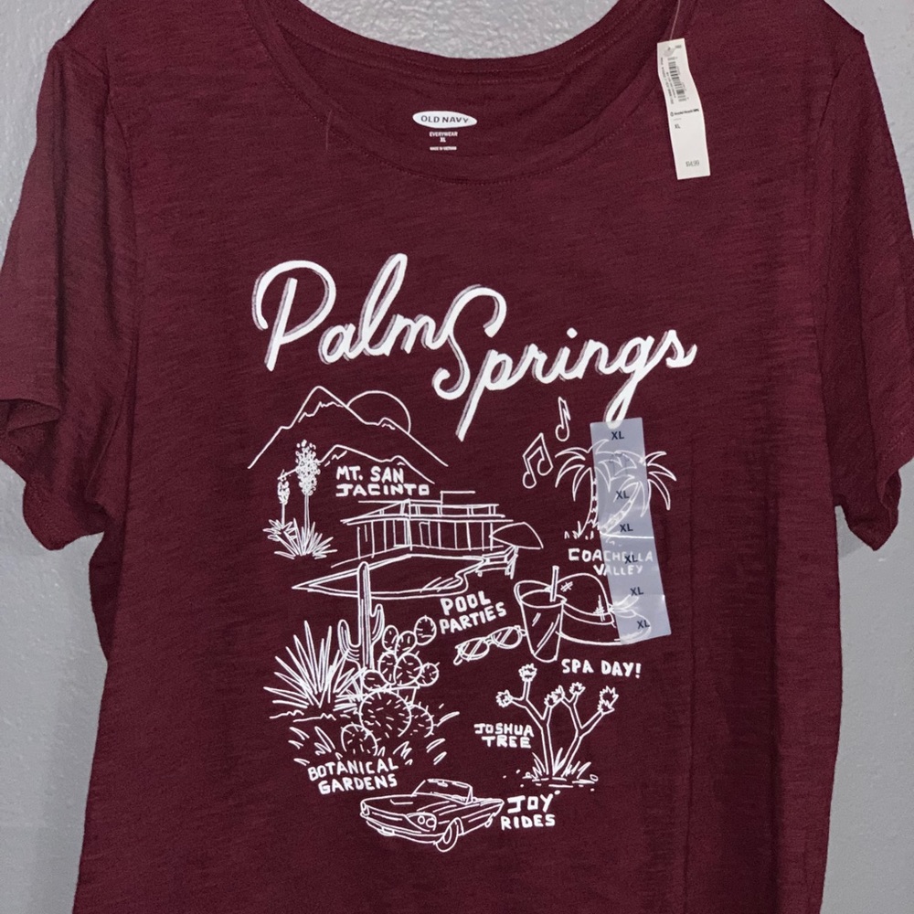 NWT old navy T shirt. XL